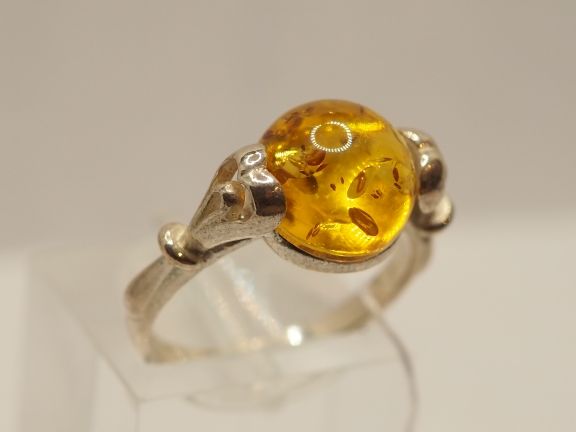 Серебряное кольцо с Янтарём - 202