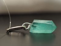 Серебряная подвеска с натуральным изумрудом-687